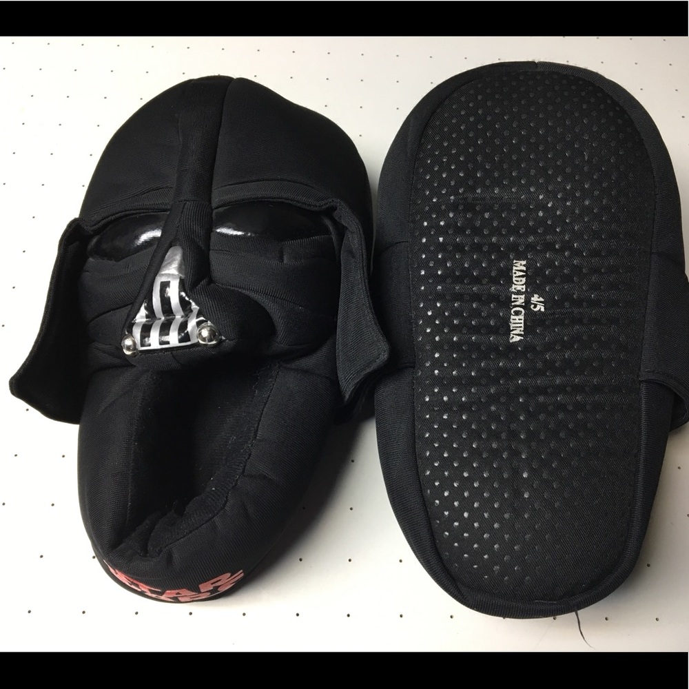 Darth Vader Star Wars Boys Size 4 / 5 Slippers